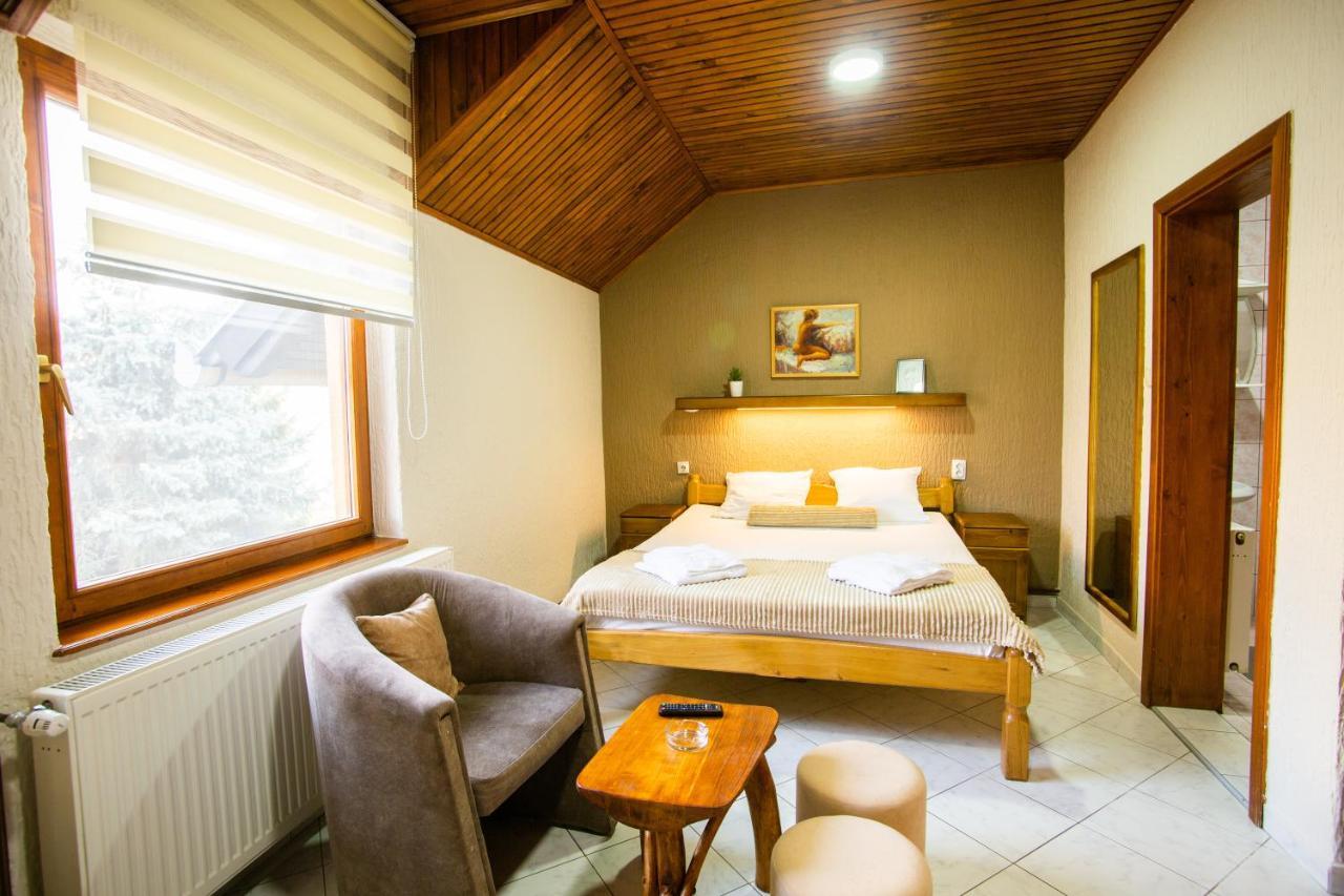 Guest House Vila Alexandar Palic Exterior photo