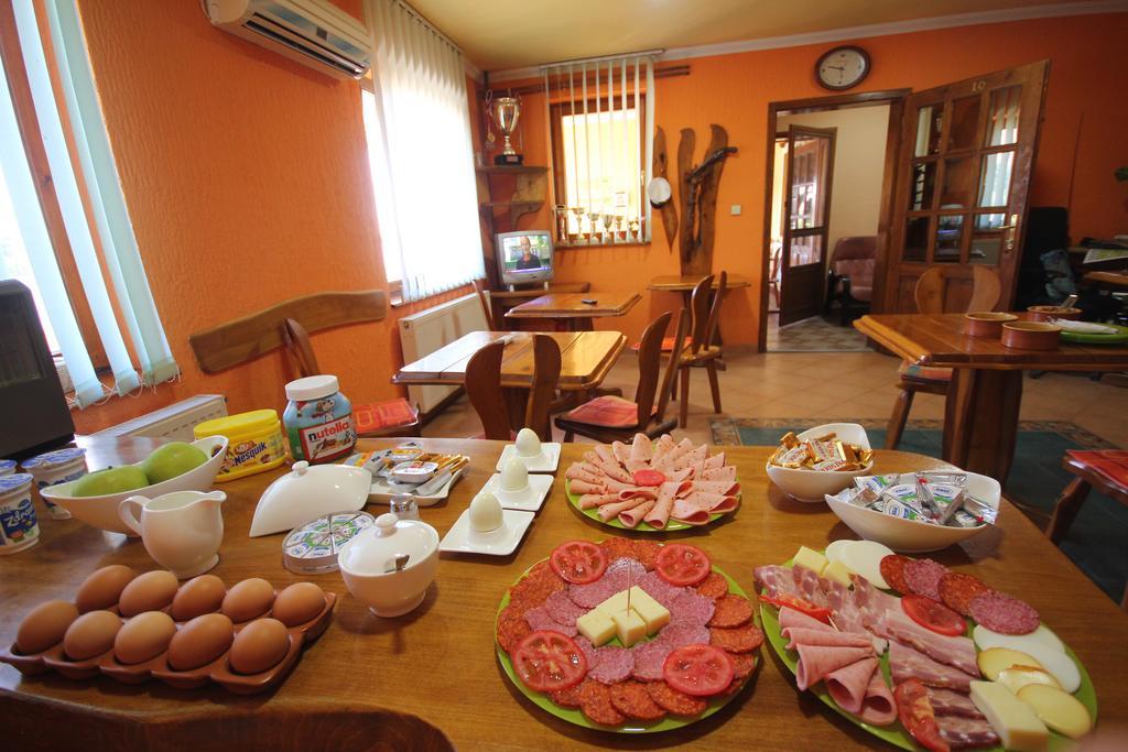 Guest House Vila Alexandar Palic Exterior photo