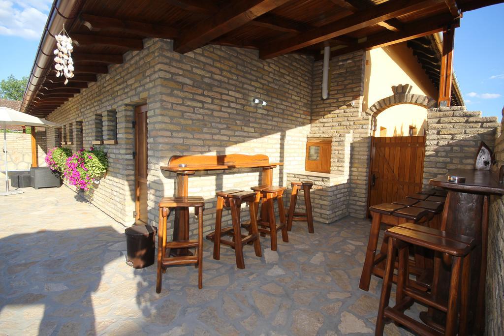 Guest House Vila Alexandar Palic Exterior photo