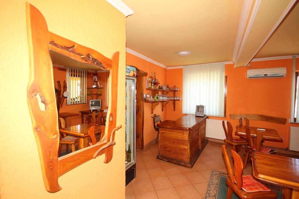 Guest House Vila Alexandar Palic Exterior photo