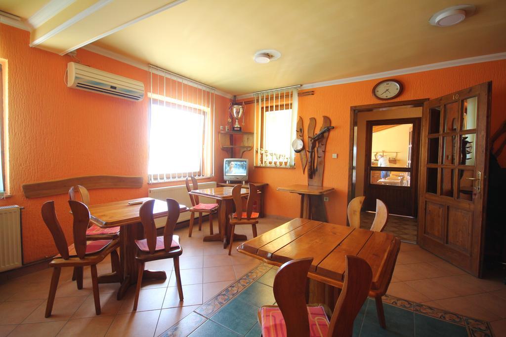Guest House Vila Alexandar Palic Exterior photo